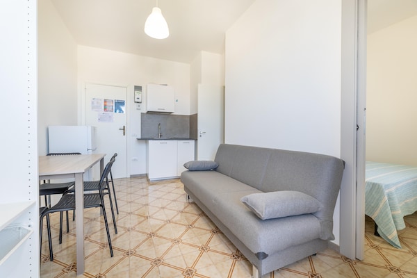 Aan het strand: Licht appartement in Baia Verde voor 3 personen - thumbnail 2
