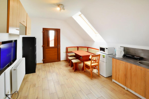 Ruim appartement in bosrijk vakantiepark op 250m van het strand in Sarbinowo - thumbnail 2
