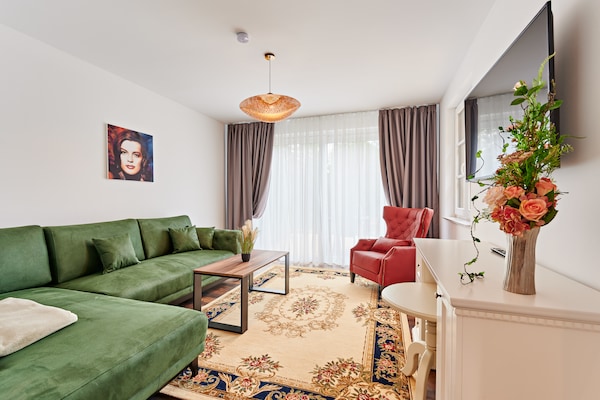 Appartement Franzl aan golfbaan bij Schwerin met uitzicht op de vijver - thumbnail 2