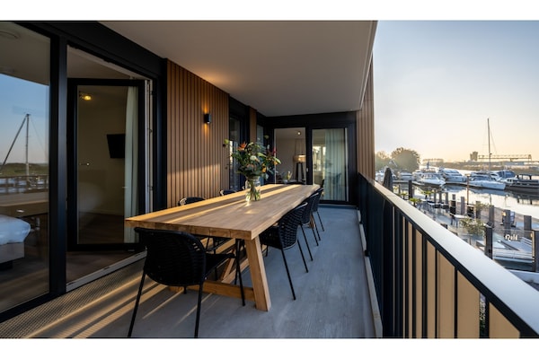 Harbour Loft 1K: luxe Marina-appartement met panoramisch havenzicht - thumbnail 5