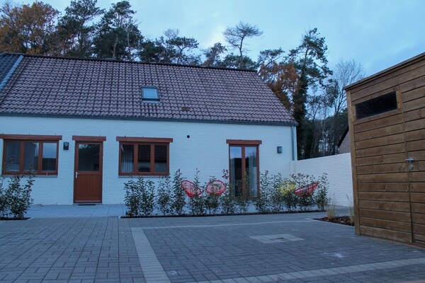 Le Louis: Ruime bungalow voor 10 personen in bosrijk Lanaken - thumbnail 5