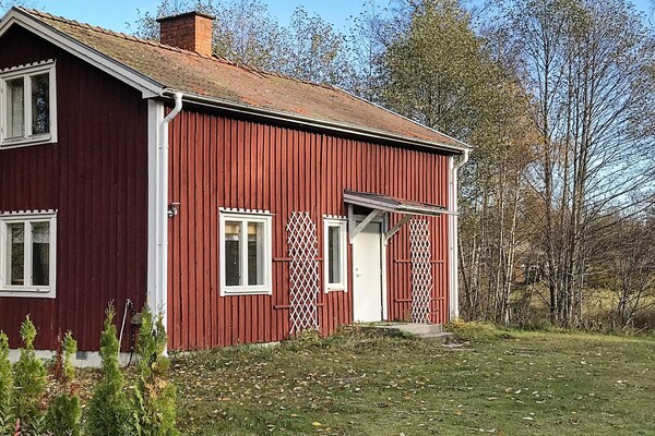 Authentiek Zweeds vakantiehuis aan een bosmeer bij Stavsjö - thumbnail 2
