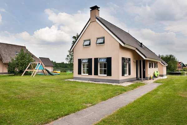 Luxe wellness vakantiehuis aan zwemmeer in Groningen voor 10 personen - thumbnail 1