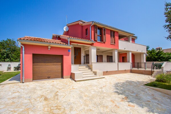 Knus appartement in hartje Pula, 600m van het strand - thumbnail 1
