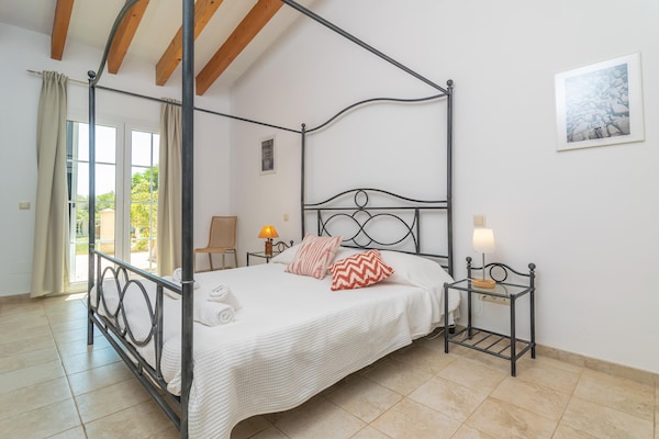10-persoons villa met privézwembad in Cala Murada - thumbnail 3