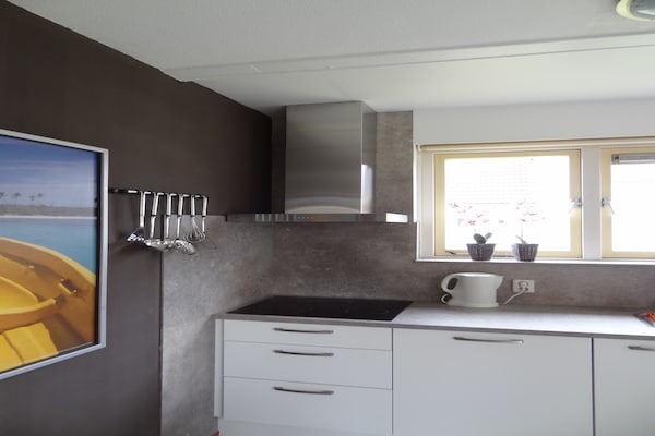 Halfvrijstaande vakantiewoning op 300m van de Oosterschelde in Wemeldinge - thumbnail 2