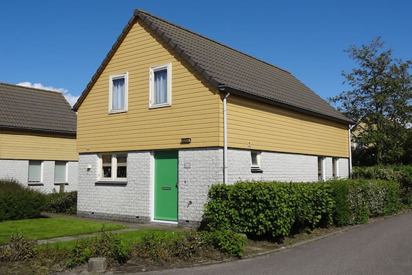 Vrijstaande villa op 300m van zee in Wemeldinge, Zeeland - thumbnail 2