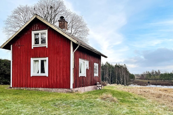 Authentiek Zweeds vakantiehuis aan de golfbaan bij Färgelanda - thumbnail 5