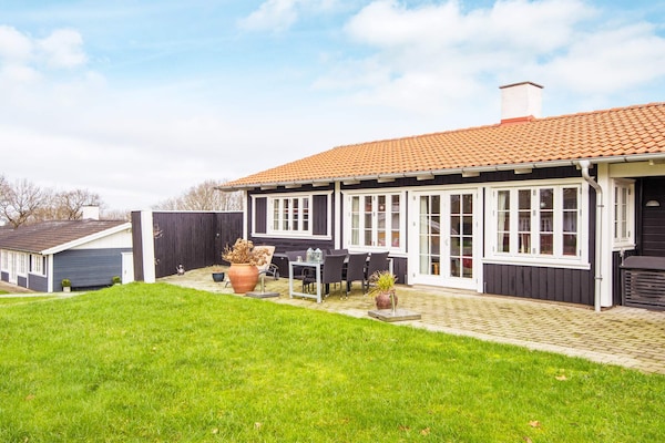 Licht vakantiehuis aan de golfbaan bij Aabenraa, vlakbij het strand - thumbnail 1