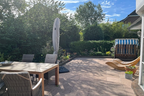 Luxe vrijstaande villa met sauna en grote tuin op 3 km van strand - thumbnail 5