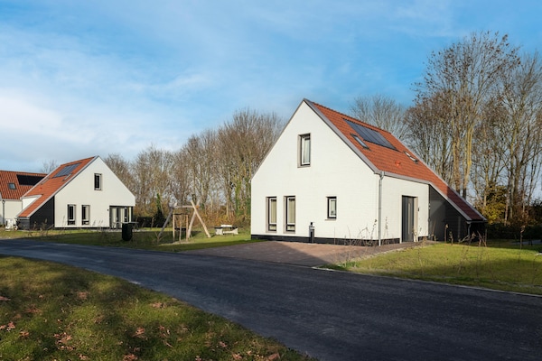 Luxe vrijstaand vakantiehuis met 3 suites op Resort Nieuwvliet-Bad - thumbnail 6