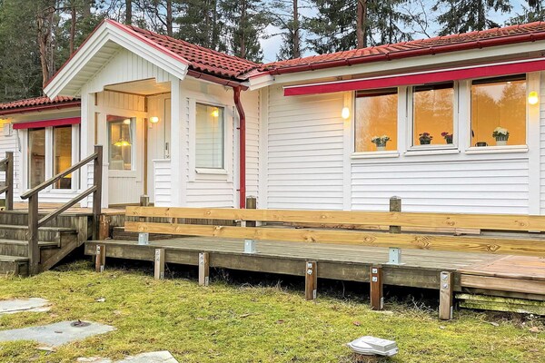 Rustiek vakantiehuis aan het meer bij Prässebo met sauna en kano - thumbnail 3