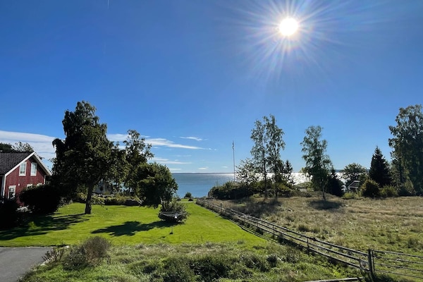 8-persoons vakantiehuis aan het meer in Brålanda - thumbnail 3