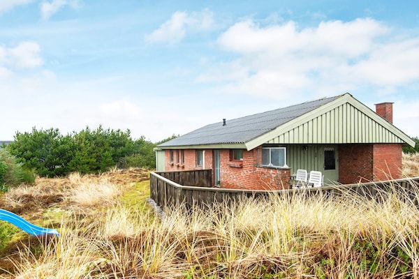 Vrijstaand vakantiehuis op natuurperceel bij Hvide Sande, vlakbij zee en golf - thumbnail 1