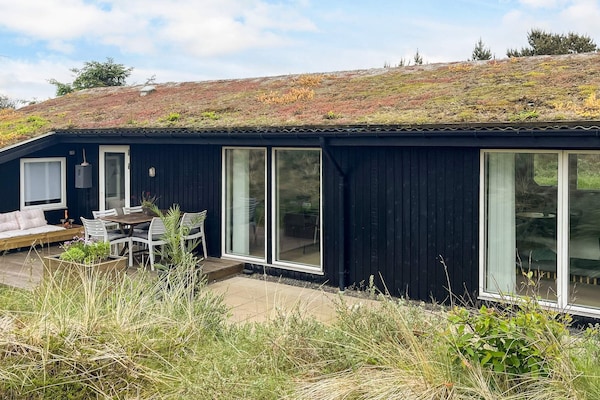 Modern vakantiehuis in Saltum met houtschoorsteen en tuin - thumbnail 4