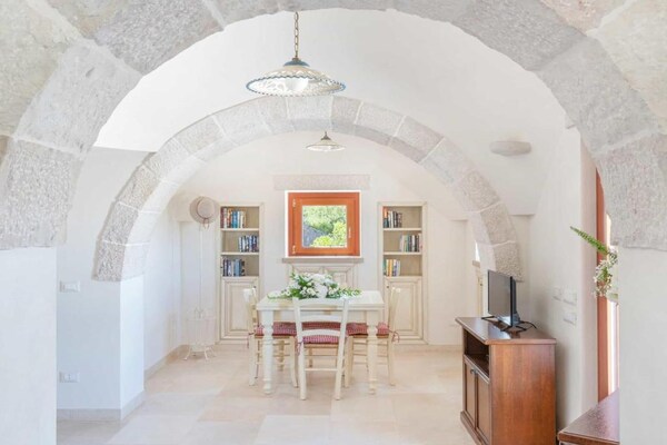 Authentiek Trullo Il Pupineto nabij Ostuni met privézwembad - thumbnail 4
