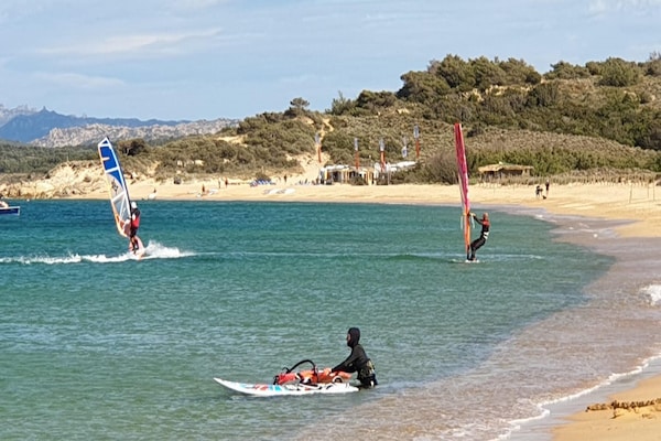 Trilocale il Pino: Ruim appartement op 300m van het strand van Porto Pollo - thumbnail 1