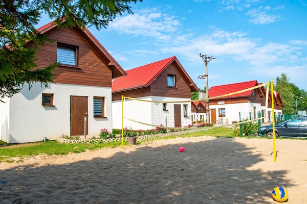 Ruim vakantiehuis voor 7 personen in Jaroslawiec met zwembad - thumbnail 1