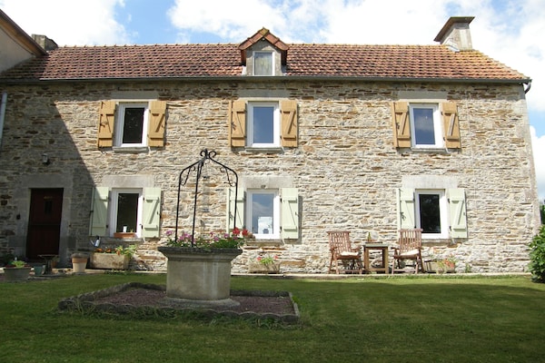 Charmant stenen vakantiehuis The Dairy in Sainte-Marguerite-d'Elle - thumbnail 1