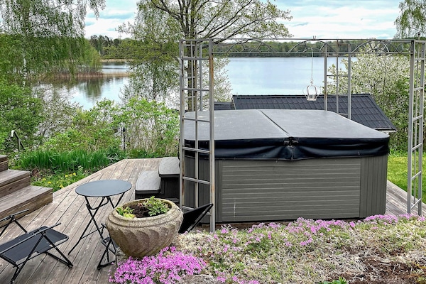 Vrijstaand vakantiehuis aan meer Järnlunden met privéstrand en roeiboot - thumbnail 5