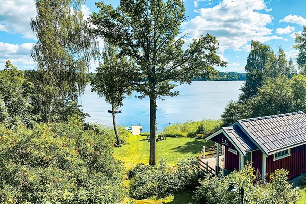 Vrijstaand vakantiehuis aan meer Järnlunden met privéstrand en roeiboot - thumbnail 6