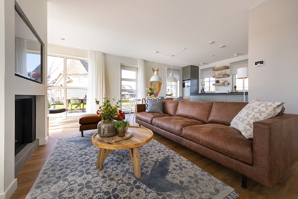 Luxe villa aan het Tjeukemeer met steiger en huisdierenvriendelijke omgeving - thumbnail 3