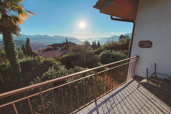 Vrijstaand vakantiehuis met uitzicht op zee en bergen nabij Luino - thumbnail 5