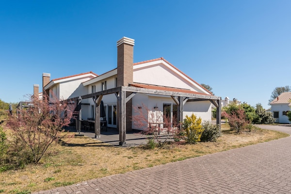 Ruime moderne villa voor 12 personen in Noordwijkerhout - thumbnail 1