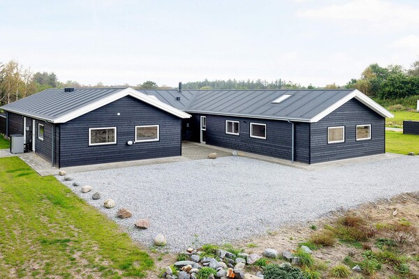 Op 350 m van zee: ruim vakantiehuis in Ålbæk voor 18 personen - thumbnail 4