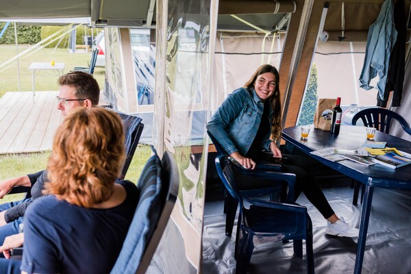 Safaritent voor 5 personen op bosrijke camping in Nommern, Luxemburg - thumbnail 6