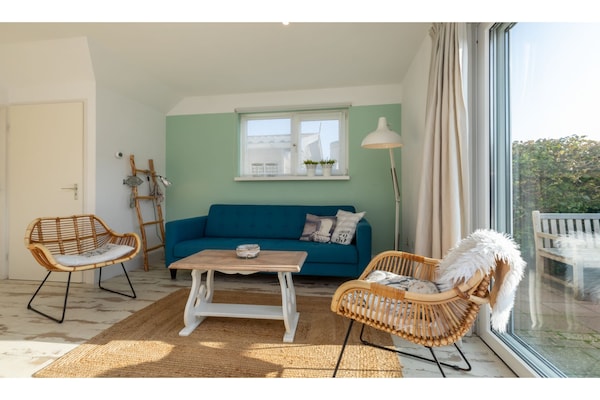 Zomerwoning Zuidstraat 113: sfeervol vakantiehuis op 150m van zee in Westkapelle - thumbnail 1