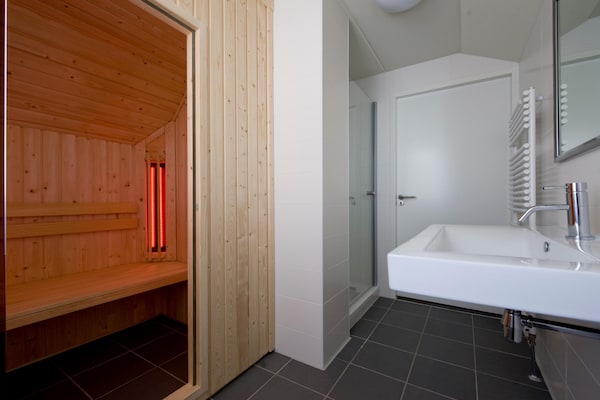 Vrijstaande gerenoveerde villa met sauna op 400m van strand Cadzand-Bad - thumbnail 6