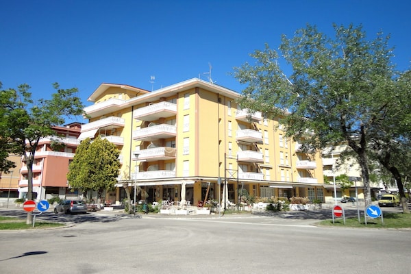 Centraal gelegen appartement Bellavista 12 in Porto Santa Margherita - thumbnail 1