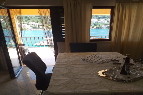 Ruim appartement met balkon en zeezicht in Smokvica – vlakbij het strand - thumbnail 3