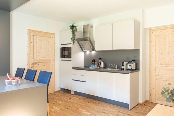 Rustiek appartement voor 6 in Erzberg Alpin Resort, 200m van piste & meer - thumbnail 2