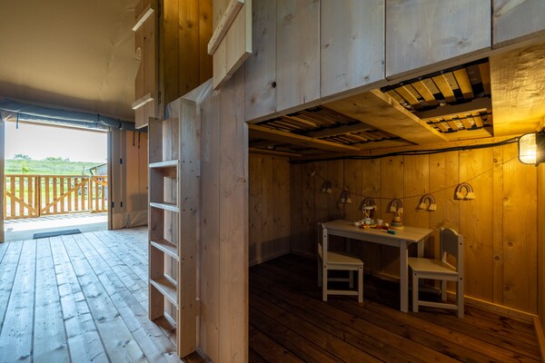 Safarilodge IJsselhof: Glamping aan het IJsselmeer voor 6 personen - thumbnail 2
