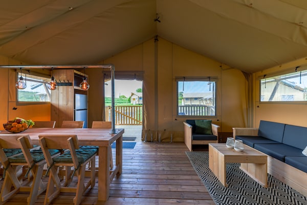Safarilodge voor 6 personen op Villavakantiepark IJsselhof in Andijk - thumbnail 2