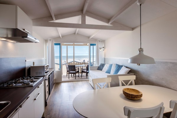 Beach House aan de duinen van Wijk aan Zee met zeezicht - thumbnail 2