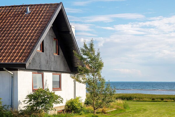 Modern vakantiehuis in Assens direct aan het water voor 10 personen - thumbnail 2