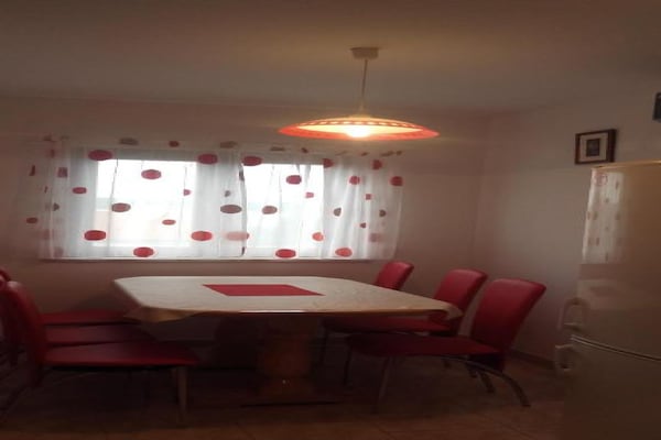 Op 500 m van het strand: Rustig appartement in Karin Gornji - thumbnail 4