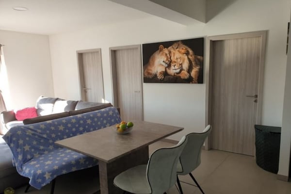 Op 500 m van het strand: Ruim appartement voor 6 personen in Split - thumbnail 2