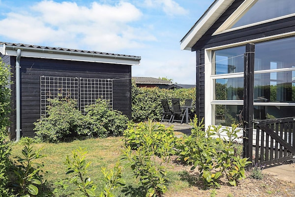 Compleet gerenoveerd vakantiehuis op 590 meter van zee in Karrebæksminde - thumbnail 2