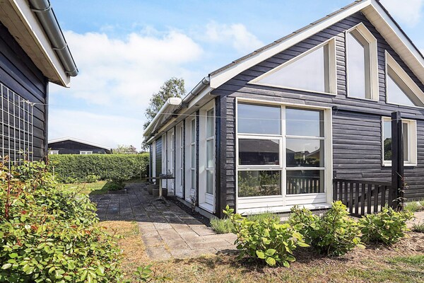 Compleet gerenoveerd vakantiehuis op 590 meter van zee in Karrebæksminde - thumbnail 4