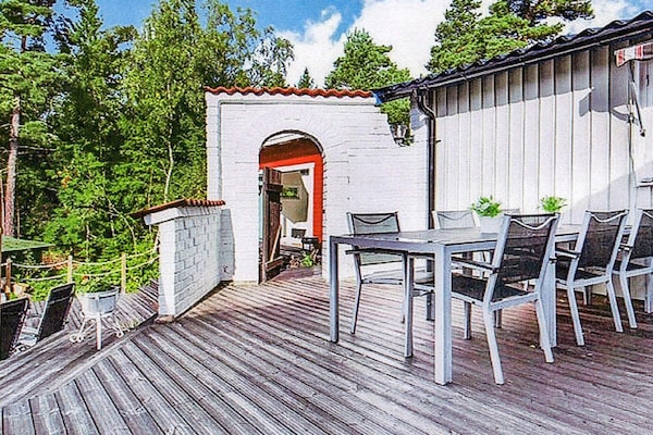 Vakantiehuis met privézwembad in Nynäshamn op 500m van zee - thumbnail 2