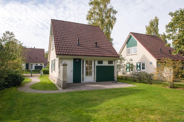 Vrijstaand vakantiehuis aan bosrand Vakantiepark Hellendoorn – 4 pers. - thumbnail 1