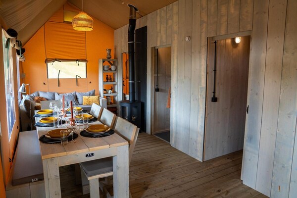 Glamping tent met uitzicht op Rhederlaagse Meren voor 8 personen - thumbnail 6