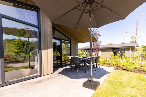 Modern chalet aan sfeervolle vijver in Veldhoven, 4 pers. - thumbnail 4