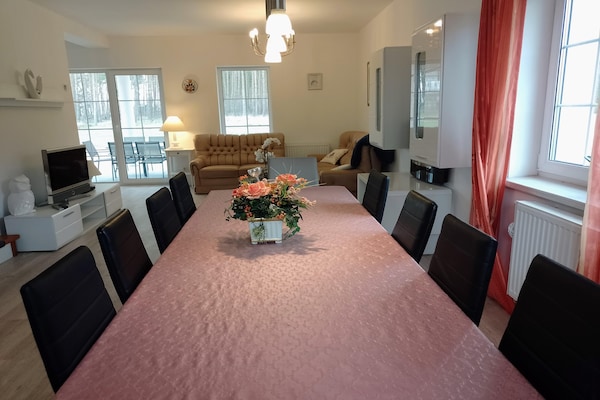 10-persoons vakantiehuis in Nowe Warpno op 450m van het strand - thumbnail 3