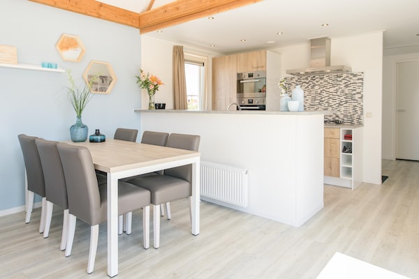 Vrijstaande lodge in duinen van Ameland met hond, 3 slaapkamers - thumbnail 3