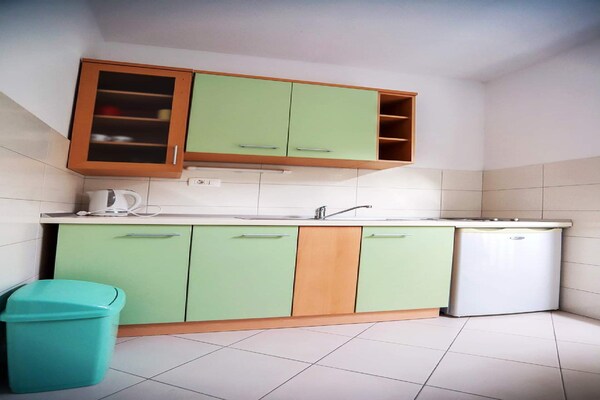 Knus appartement voor 2 in Baška Voda, op 500m van het strand - thumbnail 4